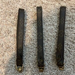 Bundle Louis Vuitton clutch monogram straps A37